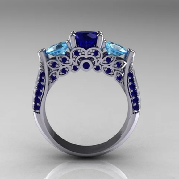 Woman's Ring - Picture 3 of 4